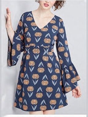 MODCLOTH S Blue Floral Bluebells Print V-Neck Dress Bell Sleeve Tie Waist Lined